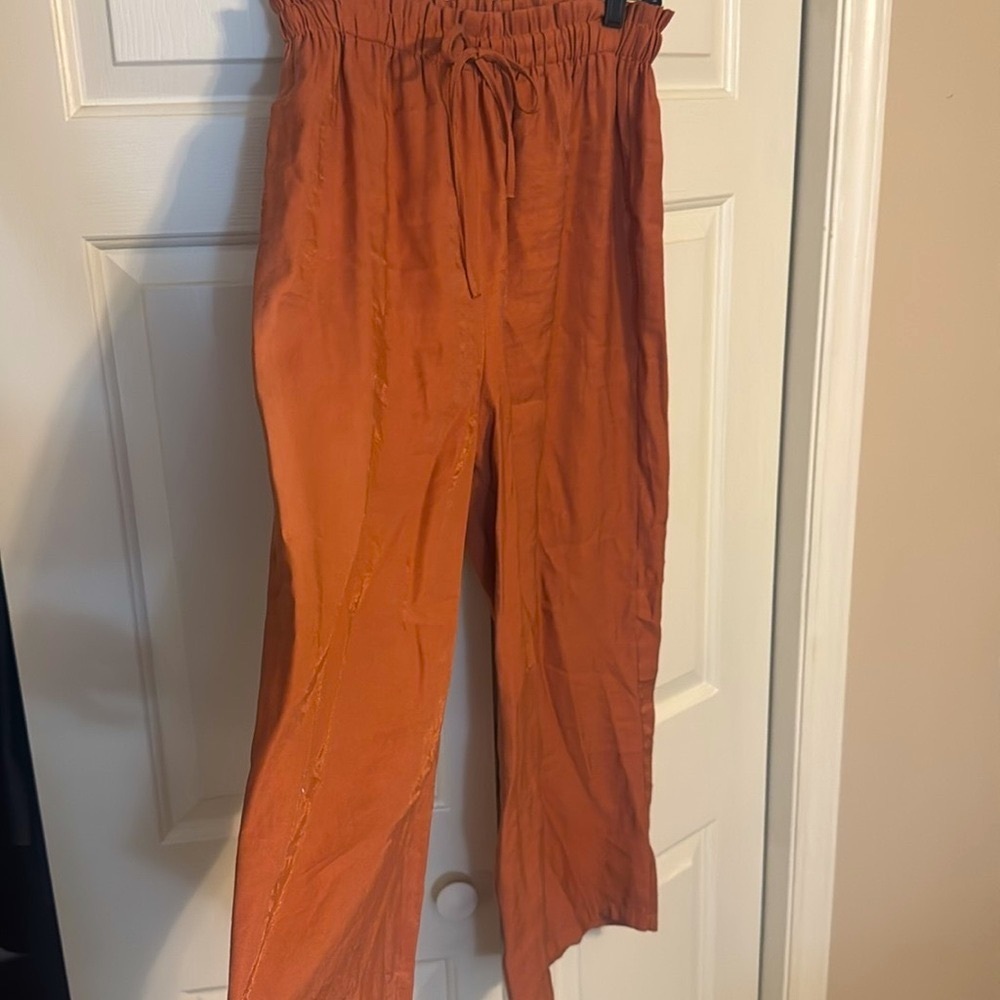 BY SWAN PARIS Orange Pant with Gold Sheen throughout that is simply divine - Picture 5 of 16